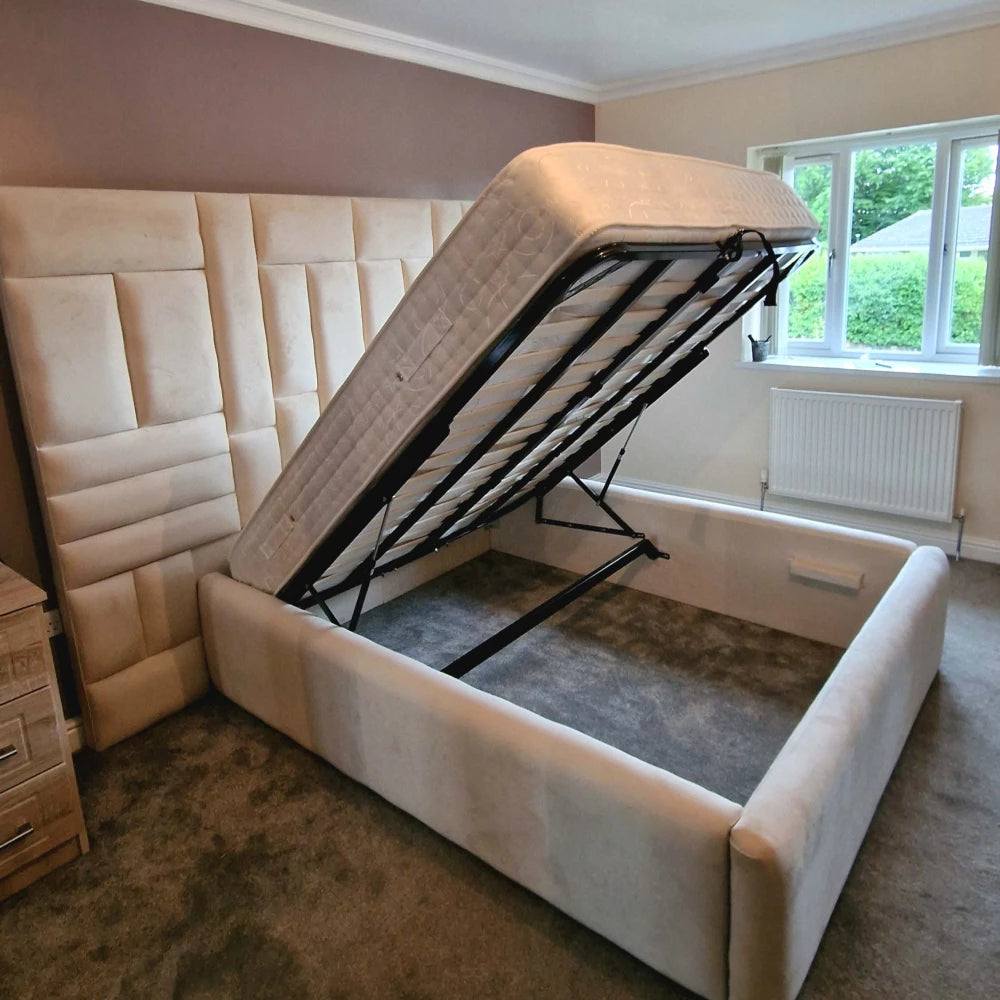 The Luxury Bloq Artdecor Bed